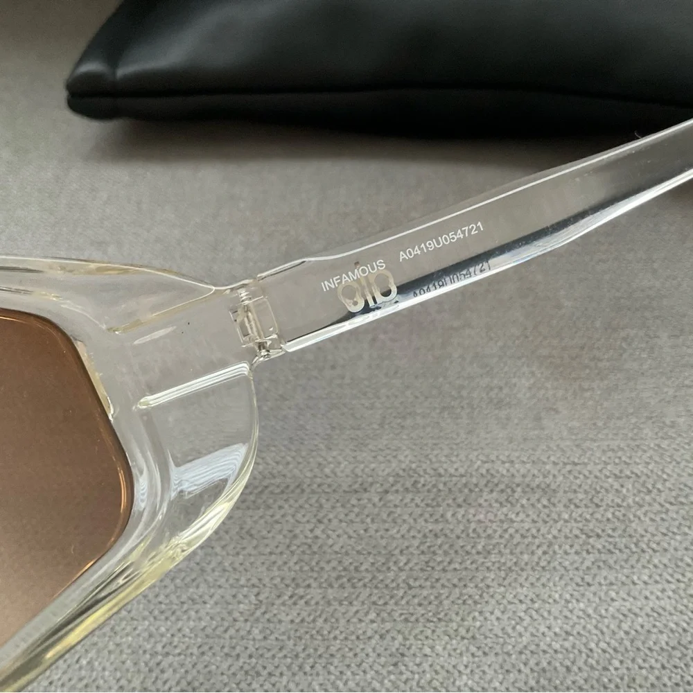 Alo Yoga Infamous Sunglasses Chrome Shiny/Clear